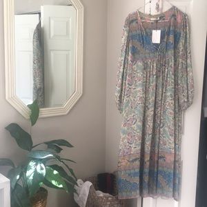 oasis seagull dress